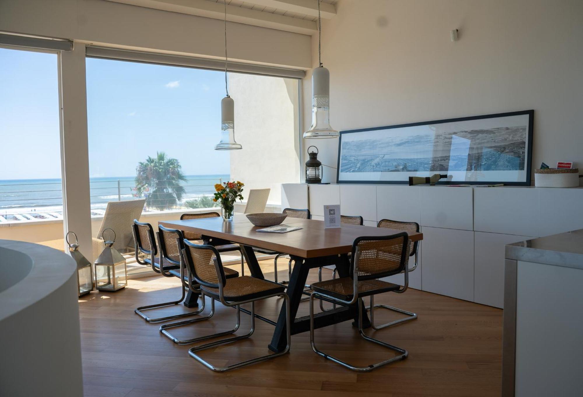 Penthouse On The Sea Viareggio