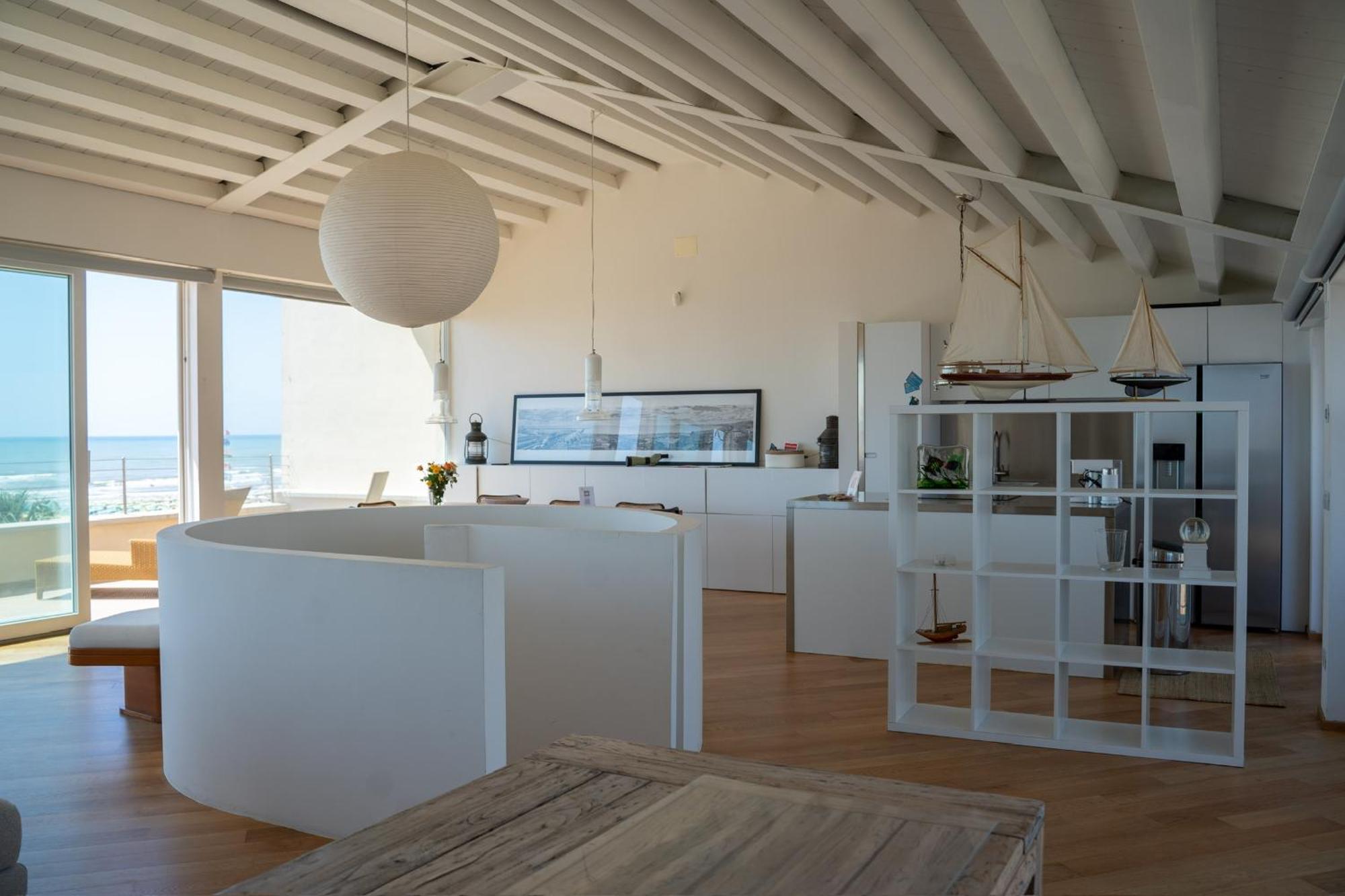 Penthouse On The Sea Apartment